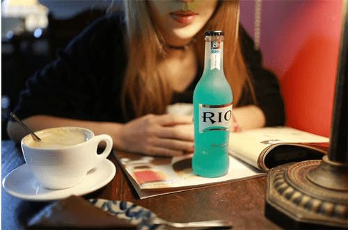 新茶飲時代 當(dāng)青梅竹馬解不開的消費困局，遇見“小白”的零售解法